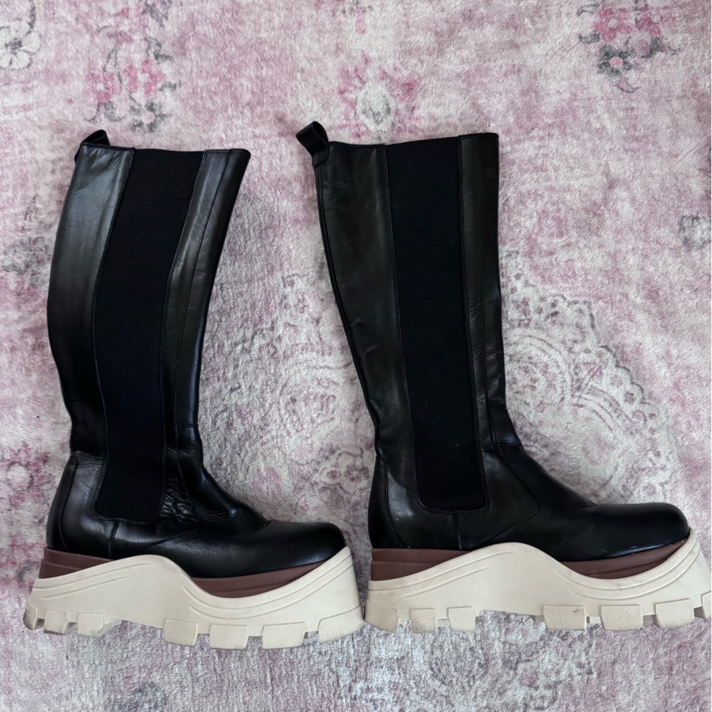 Aloha Stylish Black Platform Boots
